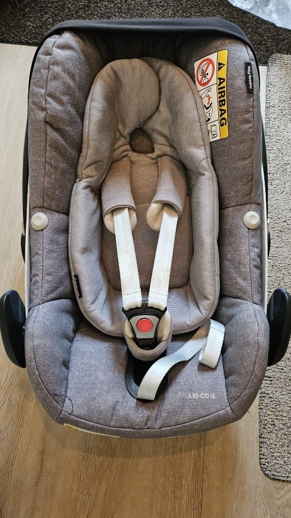 🚗 Maxi-Cosi Pebble Plus | i-Size | Ongevalvrij, Autogordel of Isofix, Gebruikt, Afneembare rugleuning, Ophalen of Verzenden