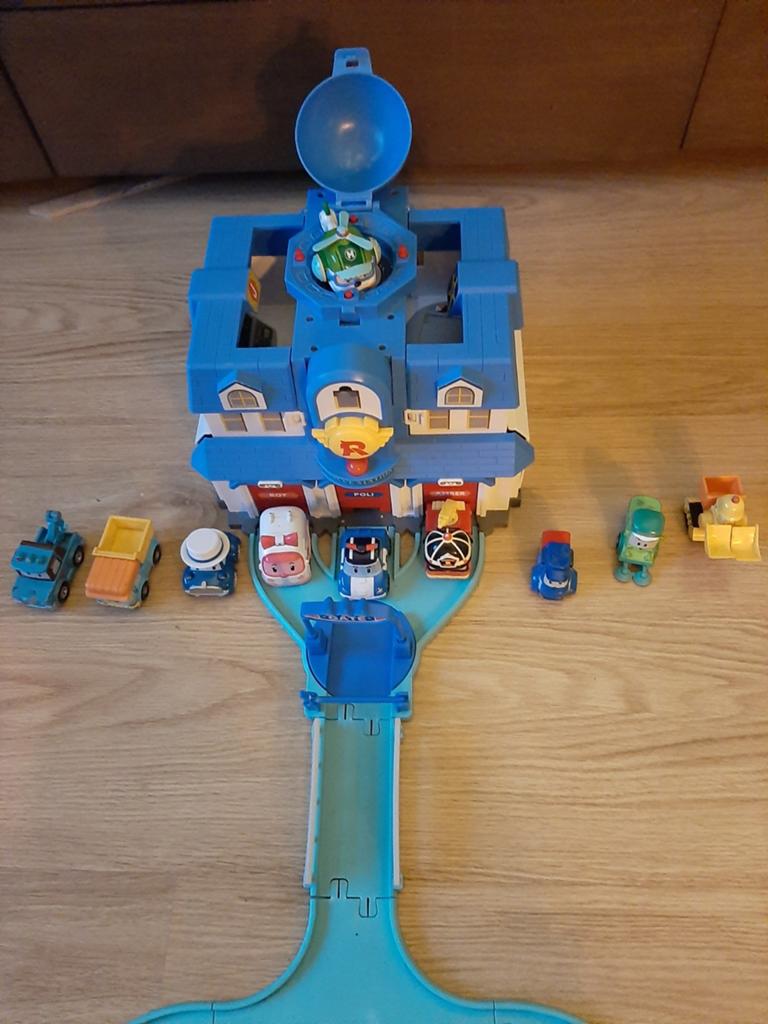 Robocar Poli Hoofdstation met Racebaan en Voertuigen, Overige merken, Zelf te bouwen, Ophalen of Verzenden, Handmatig