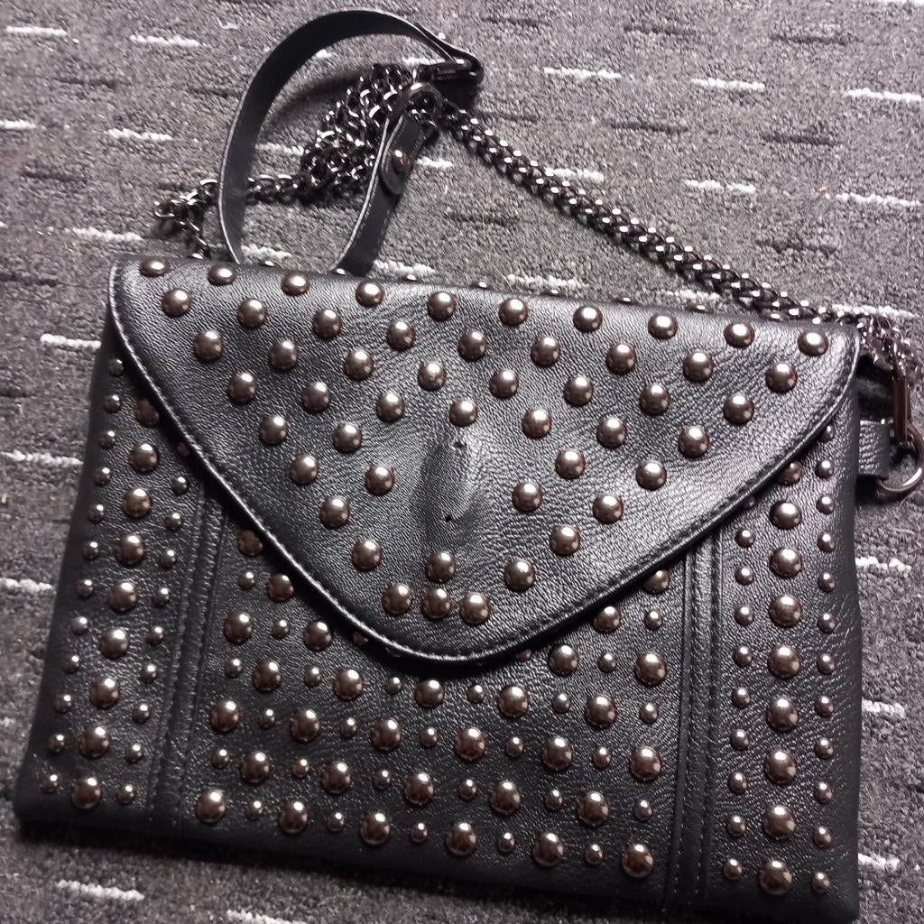 Zwart avondtasje met studs, Ophalen of Verzenden, Nieuw, Zwart, Avondtasje