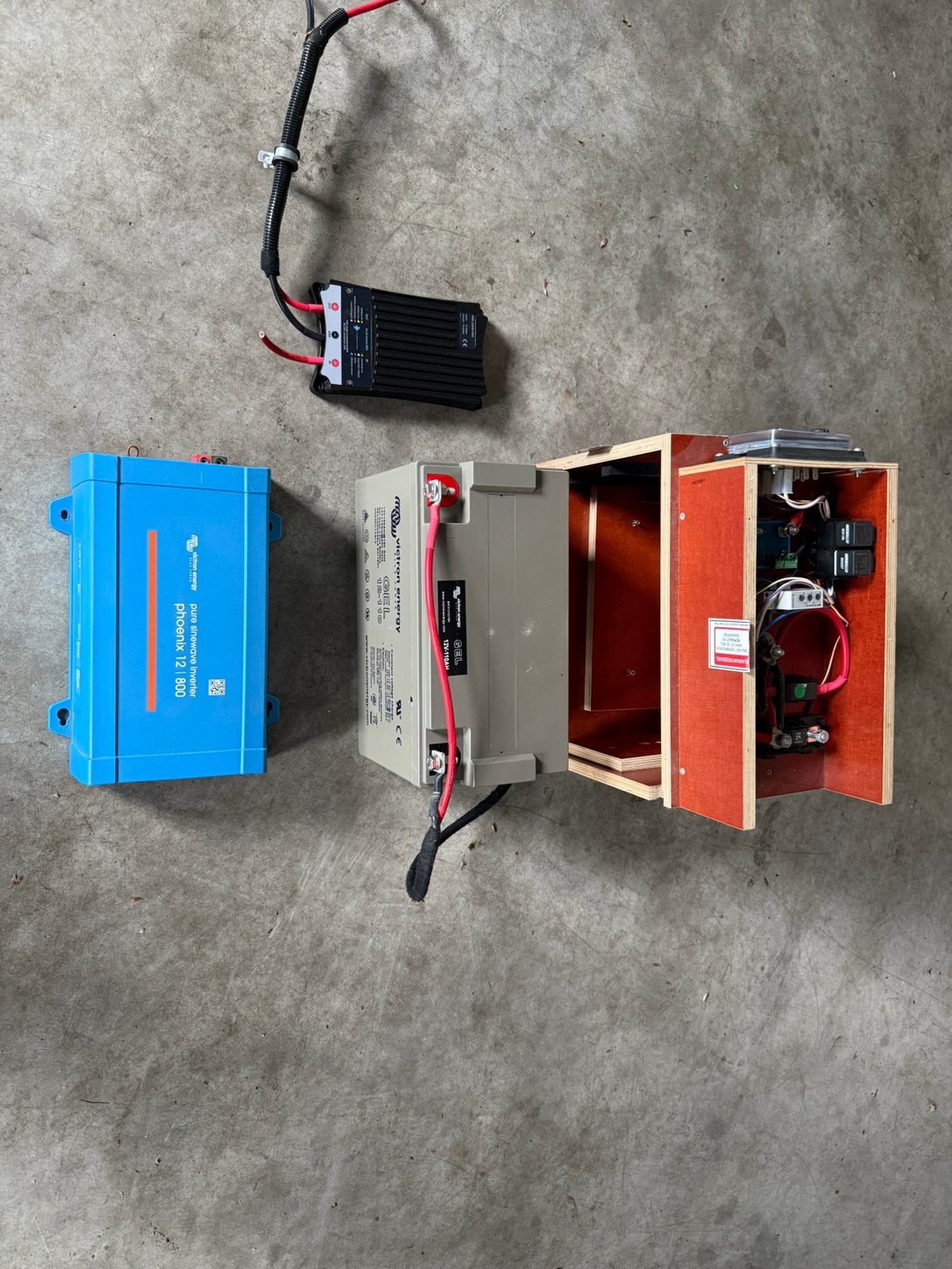 Complete Set Victron 800 Omvormer met 110AH accu en TS800, Ophalen, Zo goed als nieuw