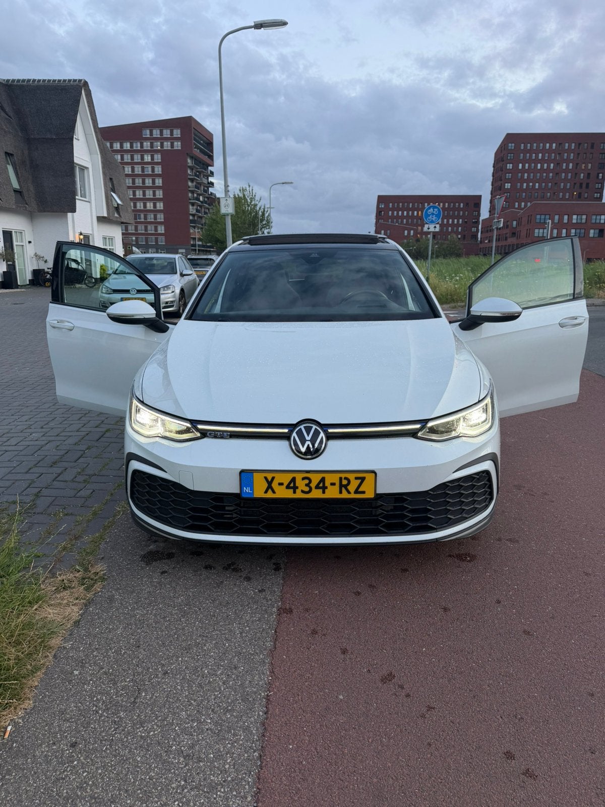 Volkswagen Golf 8 GTE Ehybrid 245pk DSG 2020 Wit, Auto's, Euro 6, 4 cilinders, Wit, 1395 cc