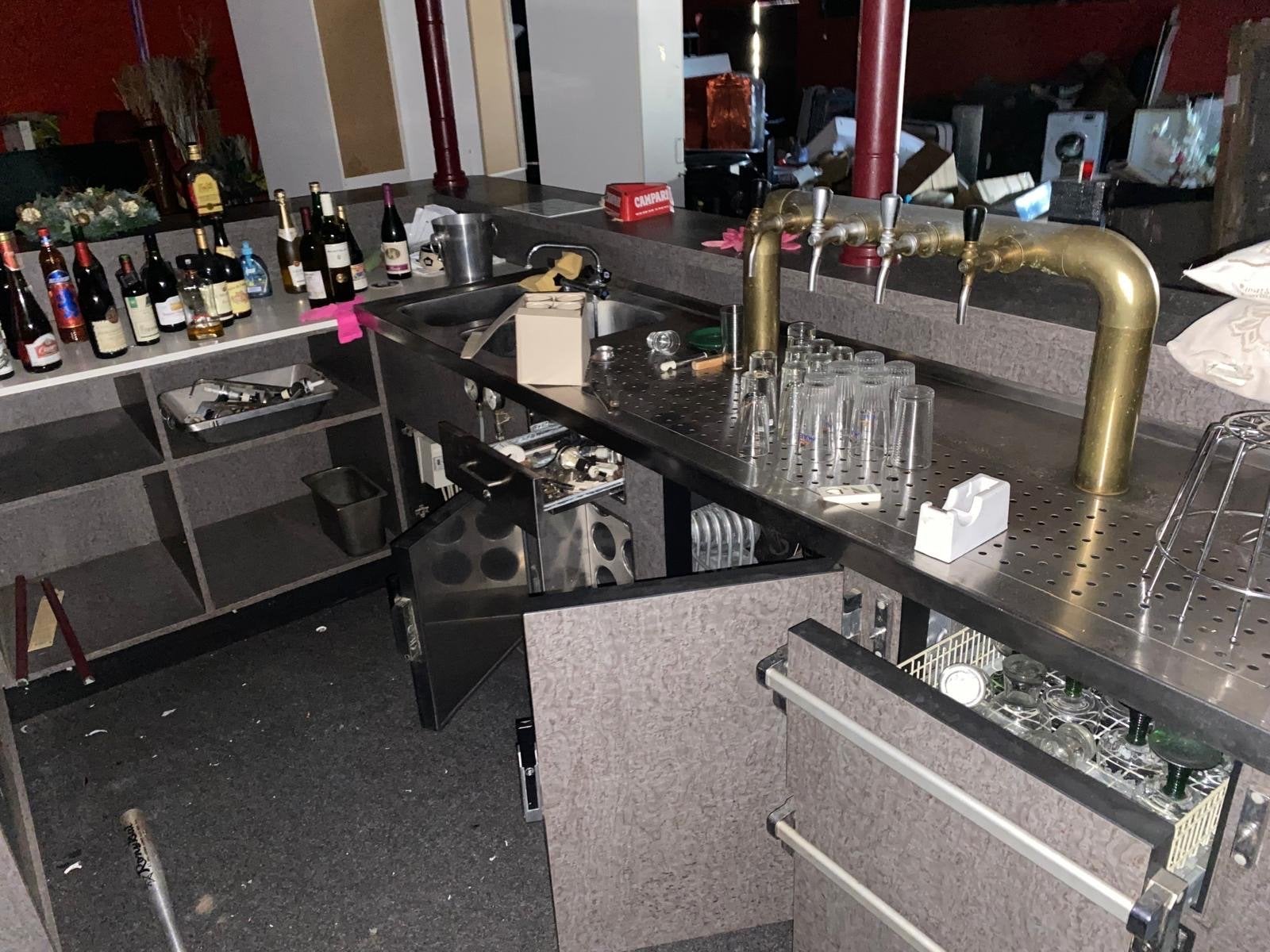 Complete barinrichting met tapinstallatie en spoelbak, Zakelijke goederen, Horeca | Meubilair en Inrichting, Ophalen, Gebruikt