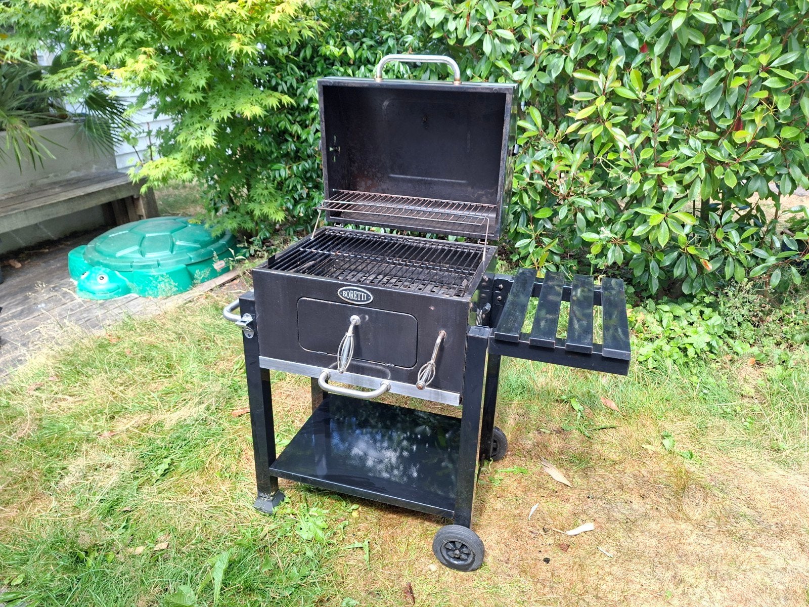Boretti Carbonne houtskool zwarte barbecue, Tuin en Terras, Houtskoolbarbecues, Ophalen, Gebruikt, Boretti, Met accessoires