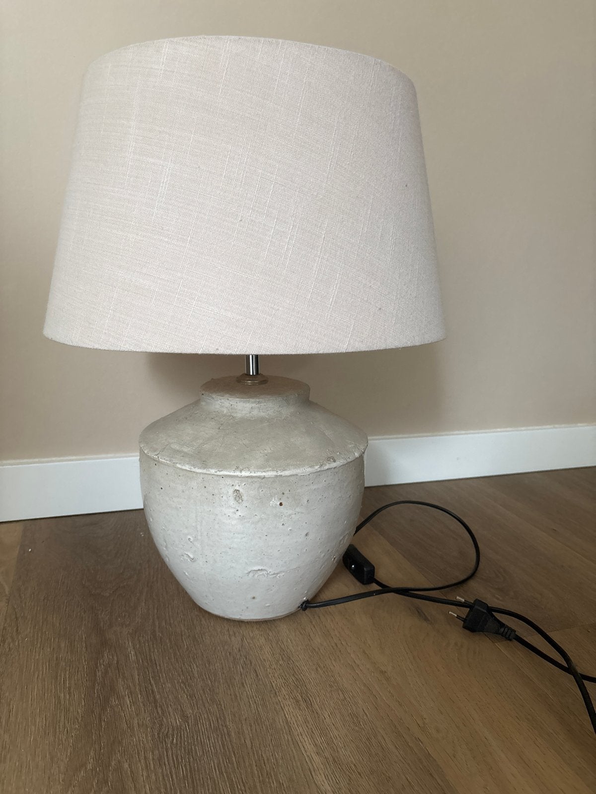 Tafellamp lamp met stoffen kap en voet van soort steen, Ophalen, 50 tot 75 cm, Stof, Landelijk