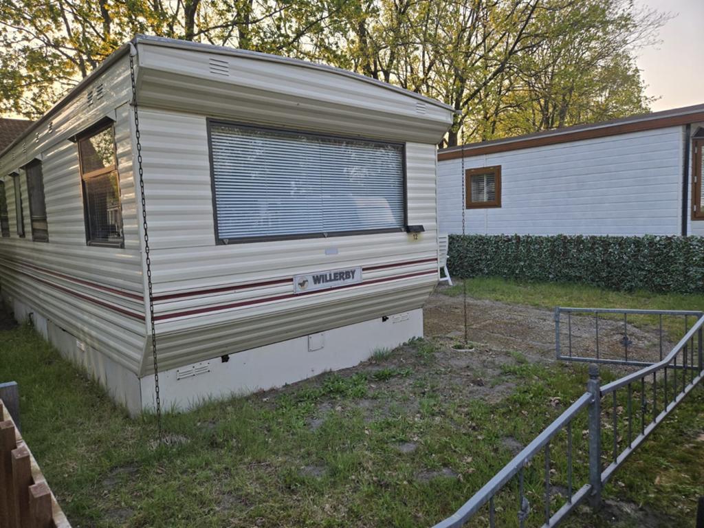 Stacaravan Drenthe, Tuin en Terras, Tuinhuizen, Ophalen, Schuur