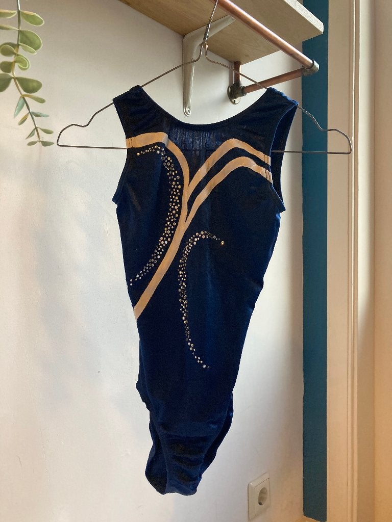 Donkerblauw turnpakje GK met wit en strass Maat 158-164, Gebruikt, Blauw, Ophalen of Verzenden, Turnpak(je)