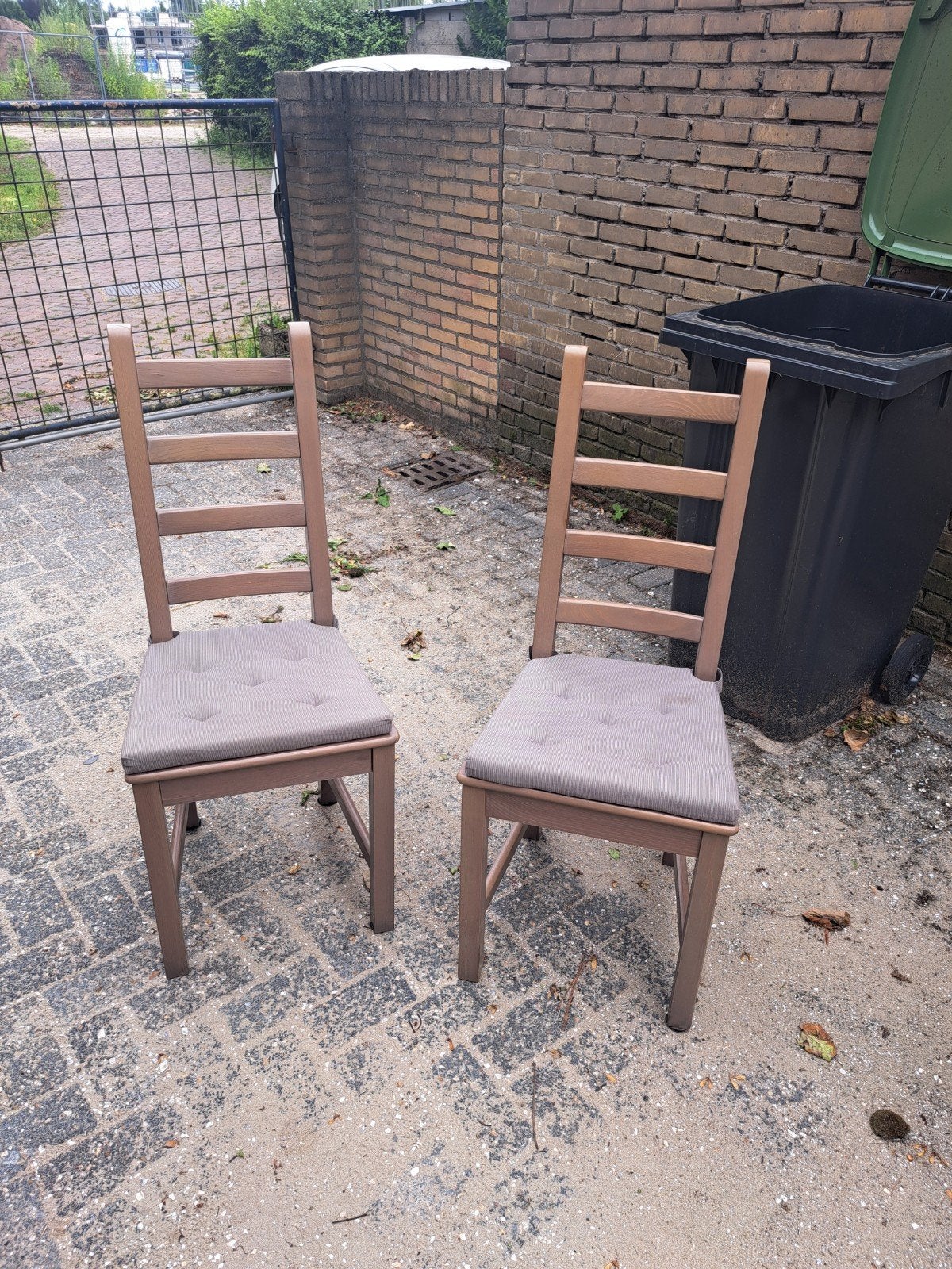 Twee (eetkamer) stoelen Ikea, hemnes serie, Ophalen, Gebruikt, Kunststof