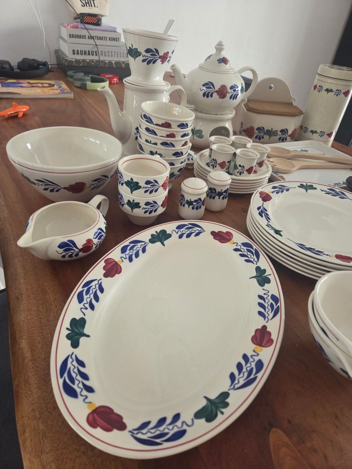 Grote collectie Boerenbont Boch servies, Ophalen