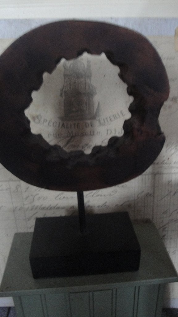 kunst uit nepal ronde circel op voet geheel van hout, Ophalen of Verzenden, Houtsnijwerk, Op standaard, Hout