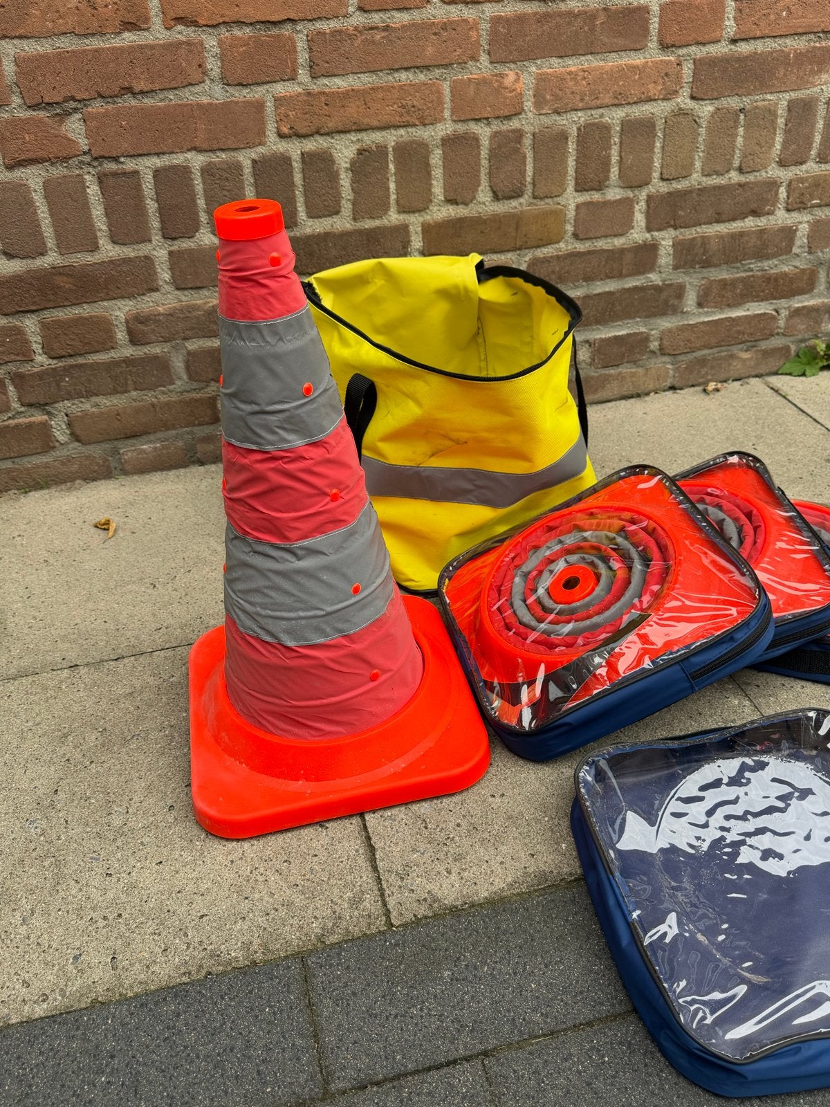 4x Opvouwbare verkeerskegels met verlichting in tas, Ophalen