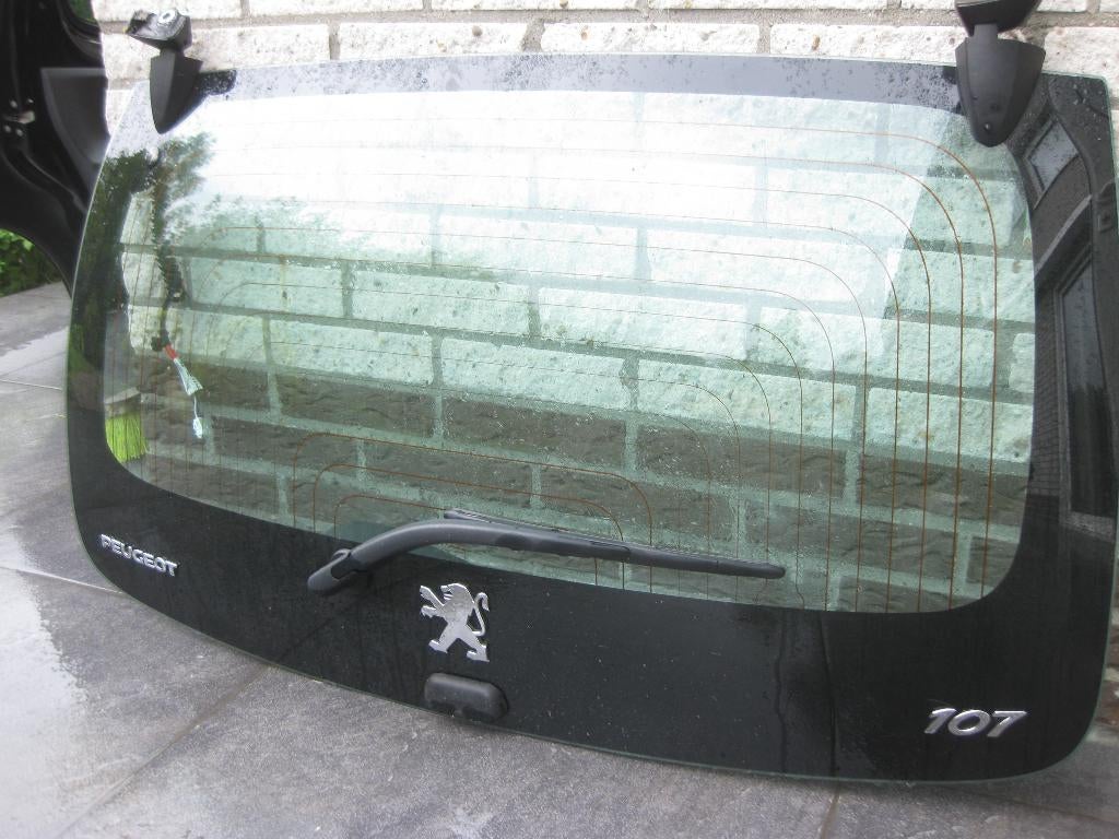 achter raam, ruit, toyota aygo, citroen c1 , peugeot 107, Ophalen of Verzenden, Citroën