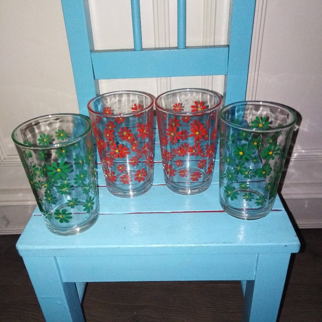 Limonade glaasjes met groene en rode bloemen 4 stuks, Ophalen, Glas of Glazen, Gebruikt, Glas