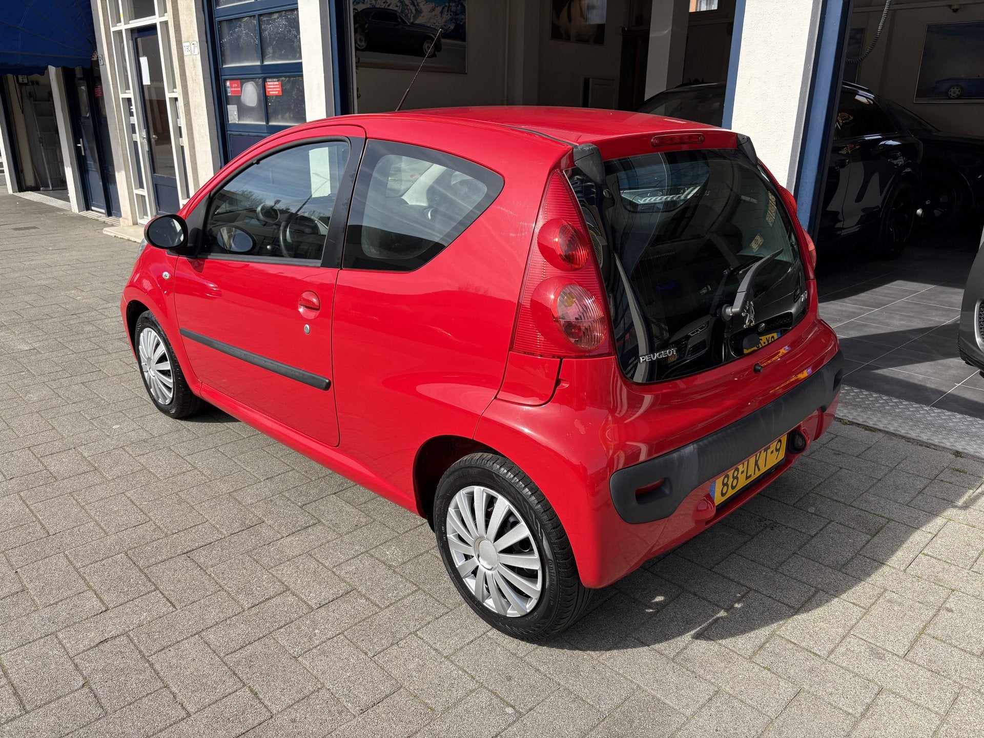 Peugeot 107 1.0-12V XS NW APK 03-2027 (bj 2010), Voorwielaandrijving, Gebruikt, 4 stoelen, 68 pk