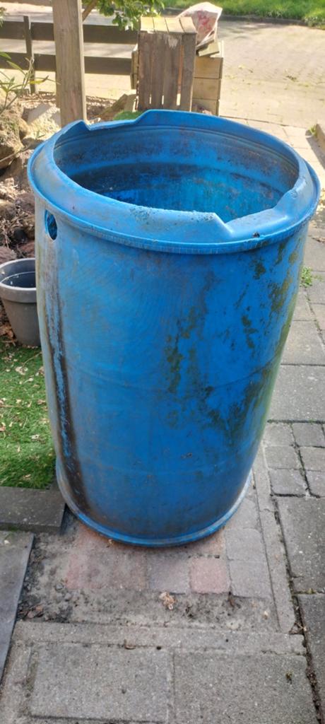 Gratis afhalen grote ton zit wel lek onderin, Tuin en Terras, Regentonnen, 150 liter of meer, Ophalen, Gebruikt