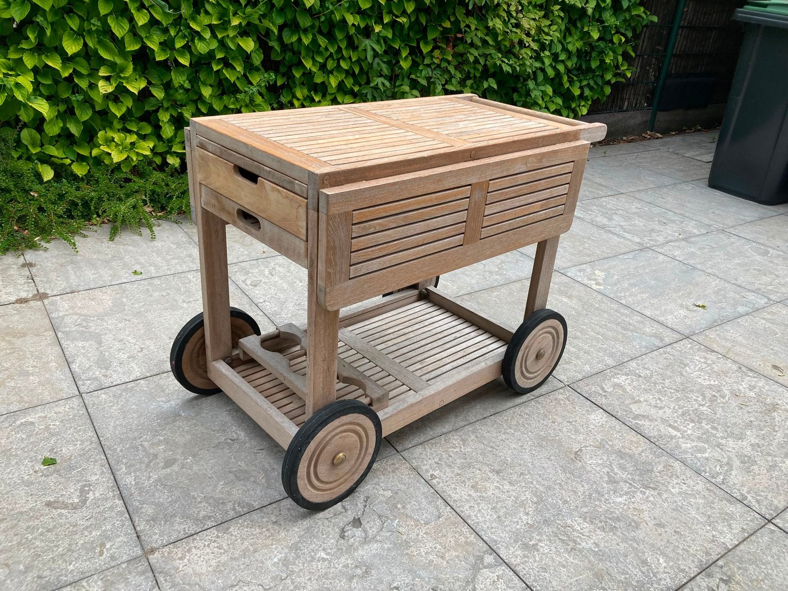 Teak bijzettafel met wieltjes, Ophalen, Gebruikt, Rechthoekig, Teakhout