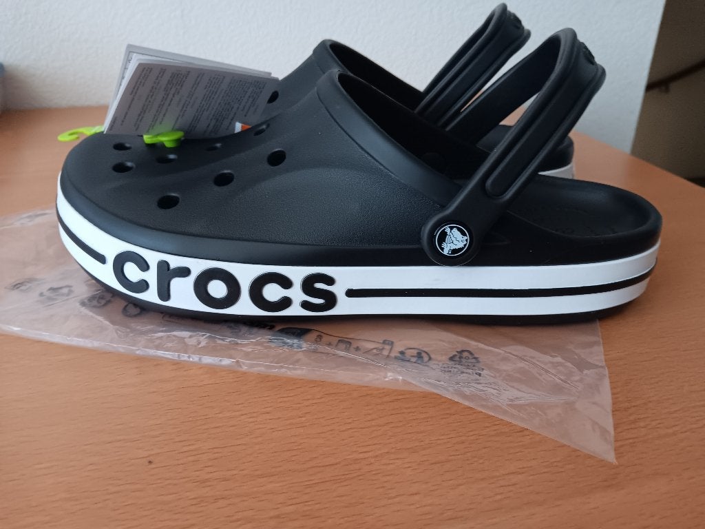 Nieuwe heren crocs zwart met witte rand. mt 13 valt klein, Ophalen, Nieuw, Zwart