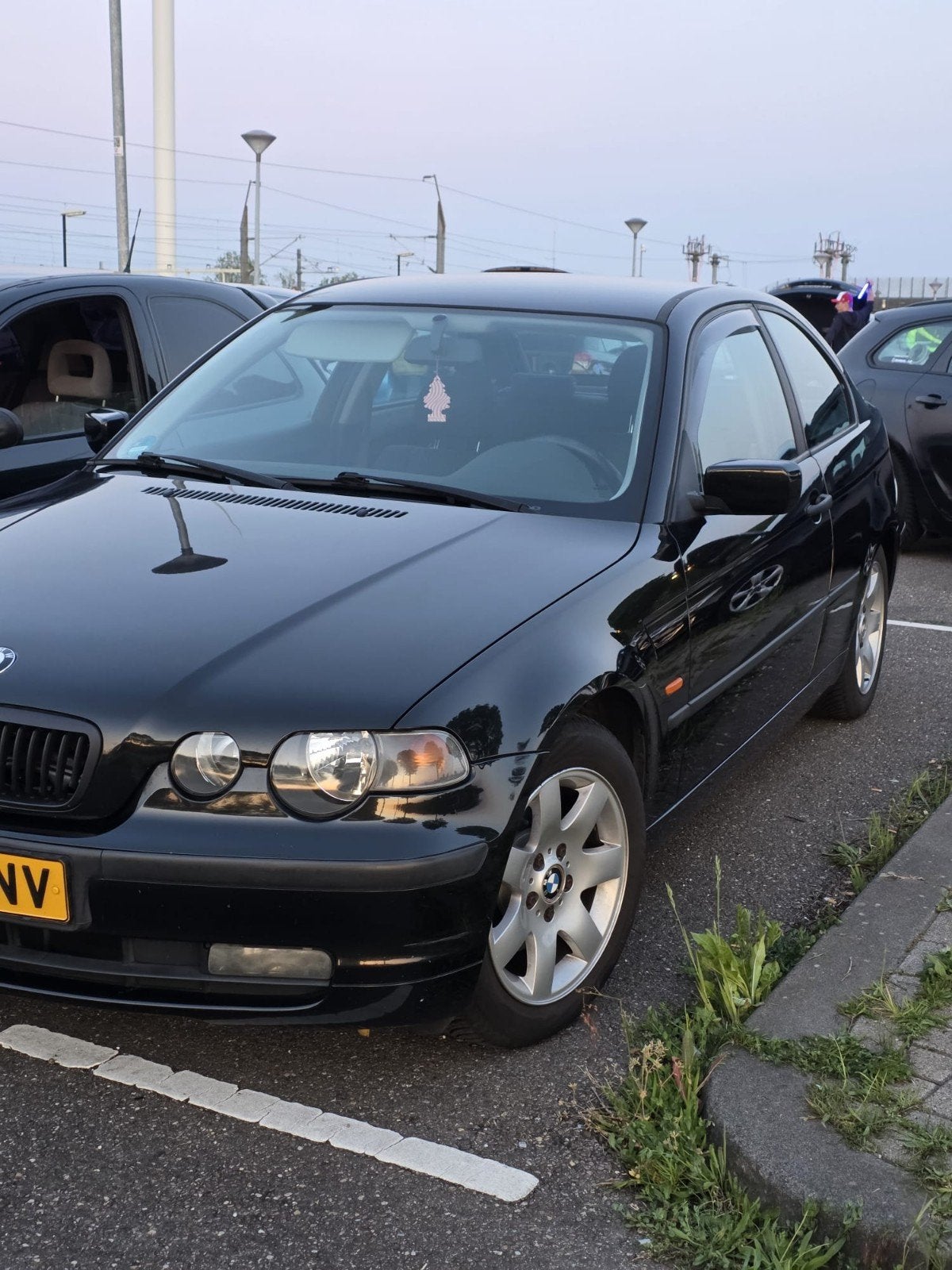 BMW 3-Serie 2.0 TI 318 Compact 2003 Zwart, Ophalen