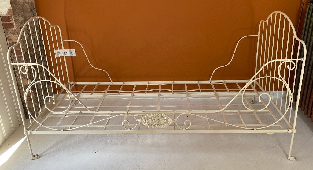 Antiek metalen spijlenbed 1-persoons met bedbodem, Ophalen