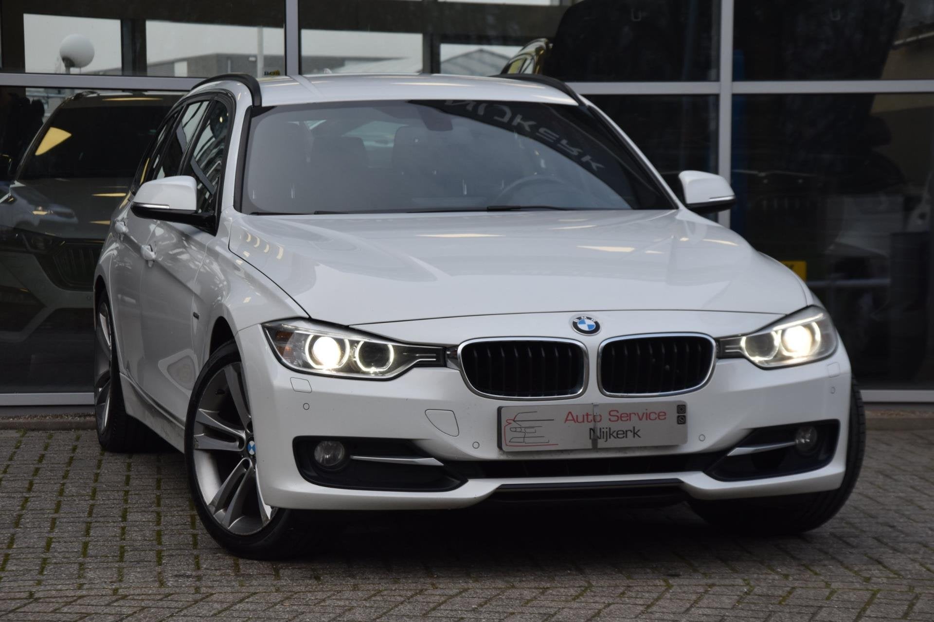 BMW 3-serie Touring 316i High Executive Aut. Sport Leder Sto, Automaat, Gebruikt, 4 cilinders, 1445 kg