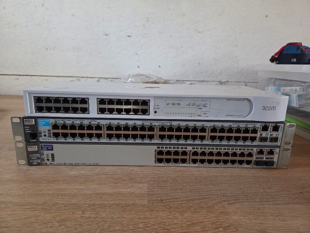 Netwerkswitches met server, Computers en Software, Netwerk switches, Gebruikt, Ophalen