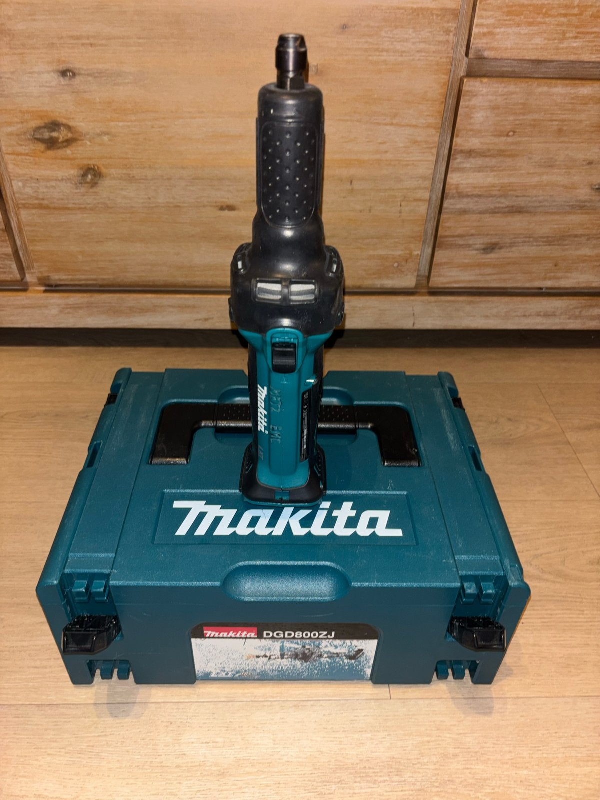 Makita DGD800ZJ Accu Rechte Slijper 18V (Body), Ophalen, Zo goed als nieuw, Rechte handslijpmachine
