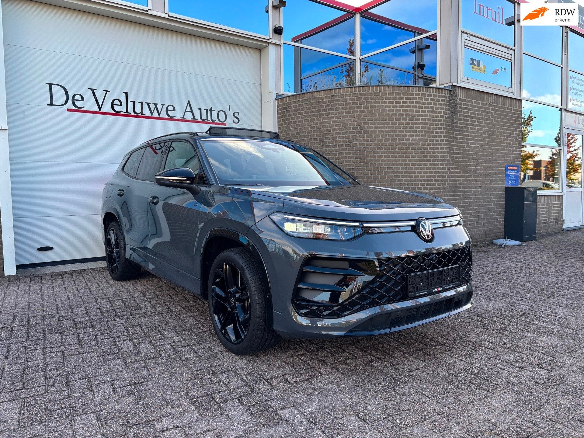 Volkswagen Tayron 2.0 TDI 4M R-Line|H&K|Pano|HUD|360 Cam, Automaat, Dealer onderhouden, Gebruikt, 4 cilinders