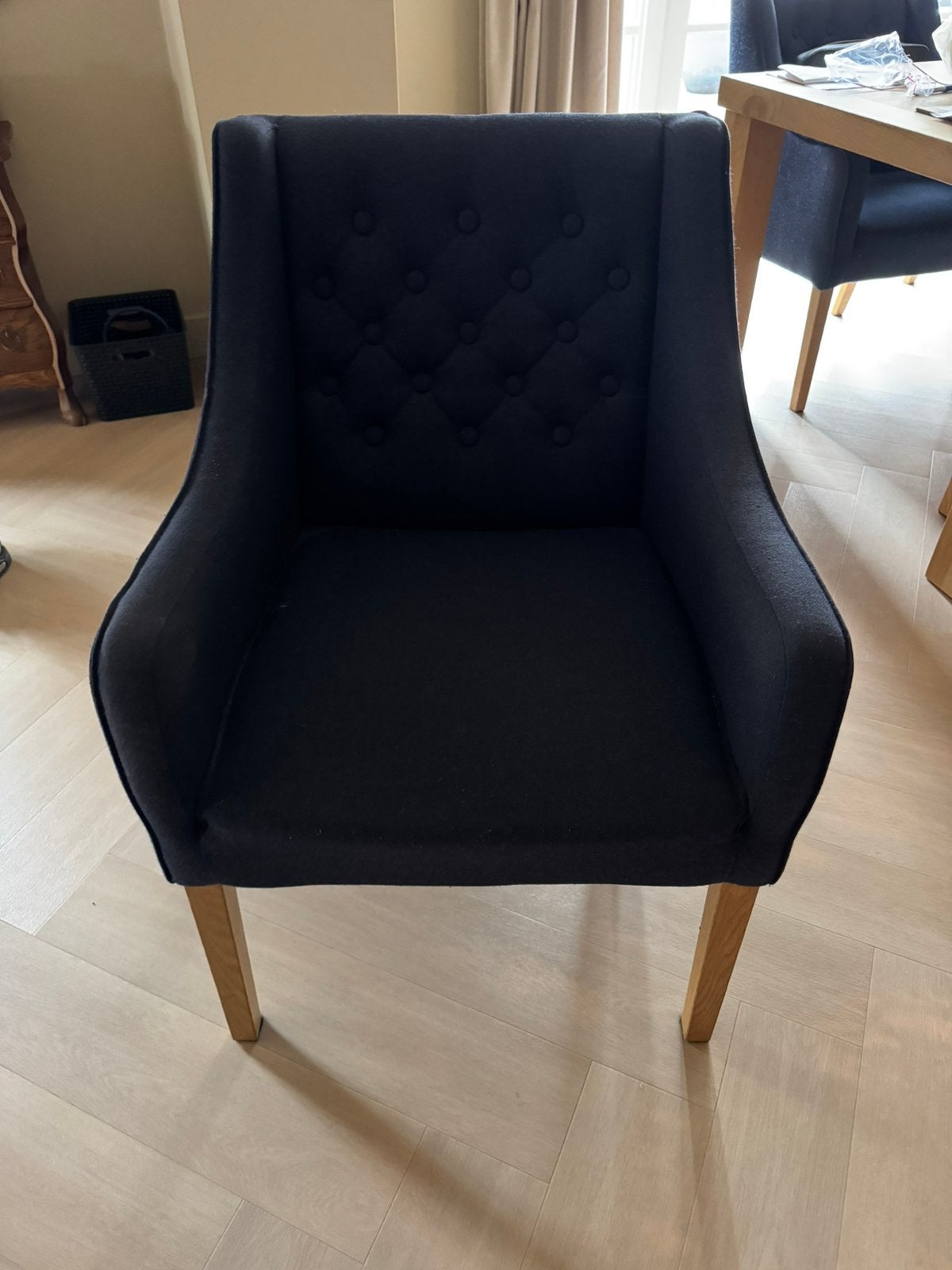 Eetkamerstoelen 2x donkerblsuw, Ophalen, Zo goed als nieuw, Blauw, Twee