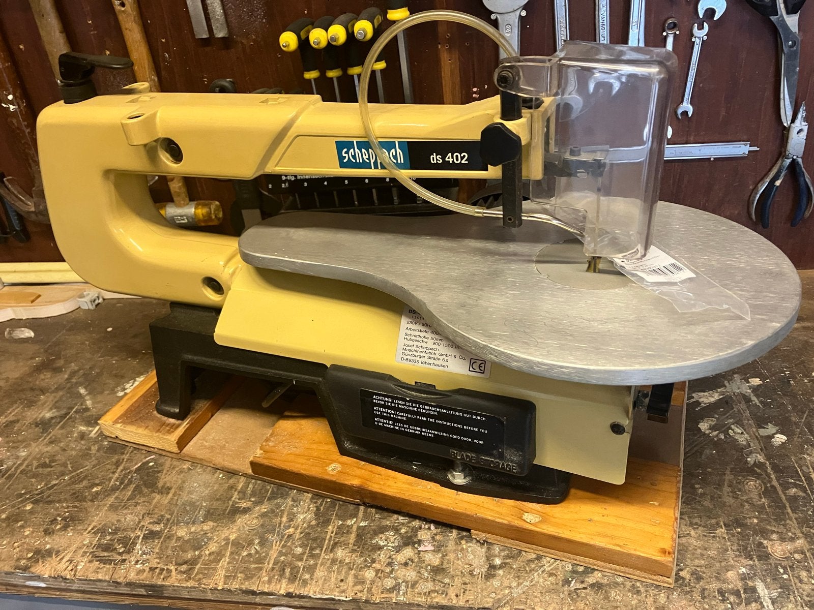 Scheppach DS-402 Figuurzaagmachine - Perfect voor precisiewe, Doe-het-zelf en Verbouw, Gereedschap | Zaagmachines, Ophalen, Gebruikt