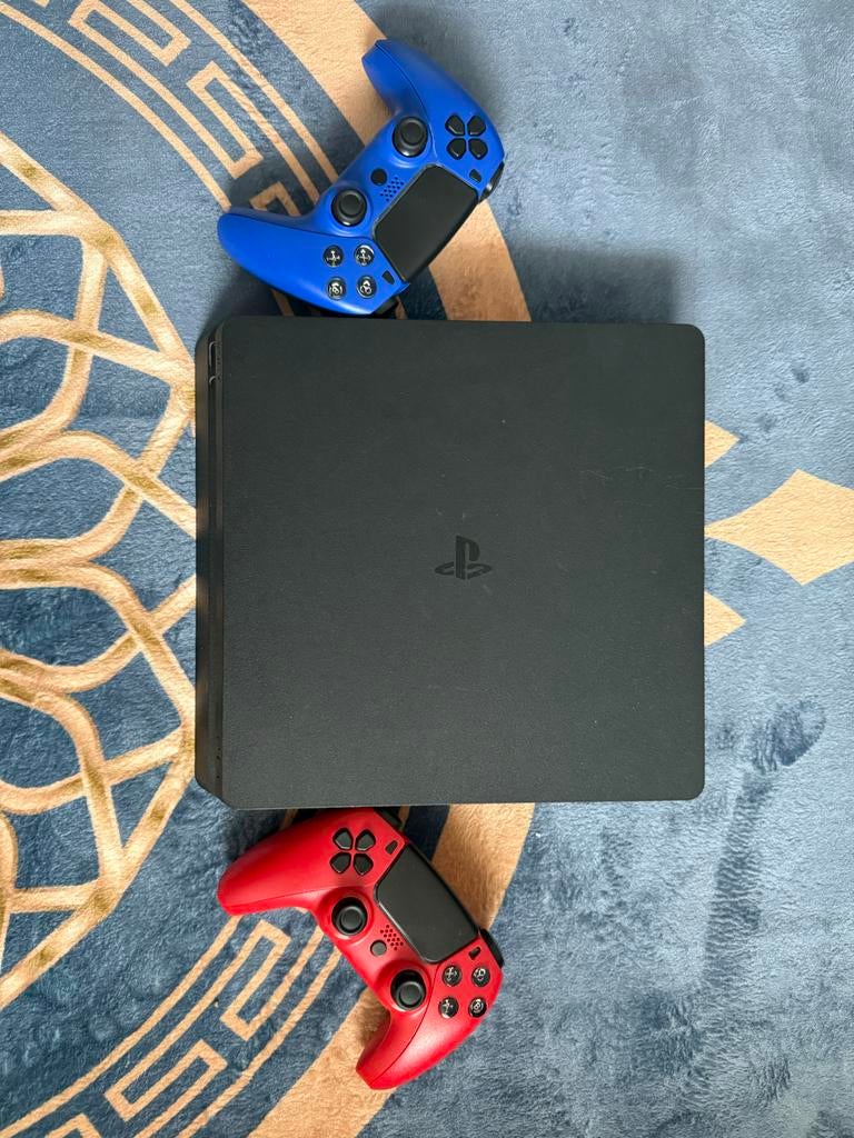 PlayStation 4 Slim met twee controllers, Ophalen, Gebruikt, Met 2 controllers, Slim