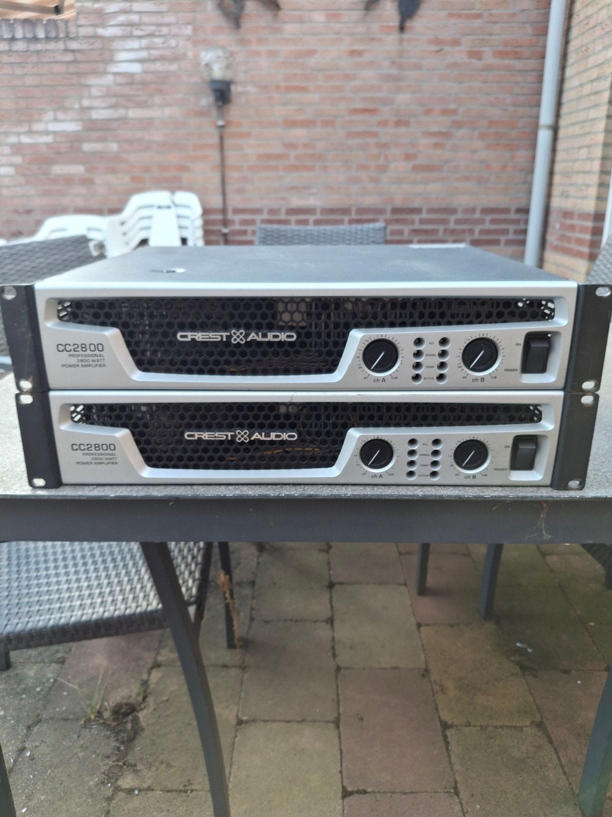 Te Koop 2x Crest audio cc2800 versterkers, Muziek en Instrumenten, Ophalen, Gebruikt, 1000 watt of meer