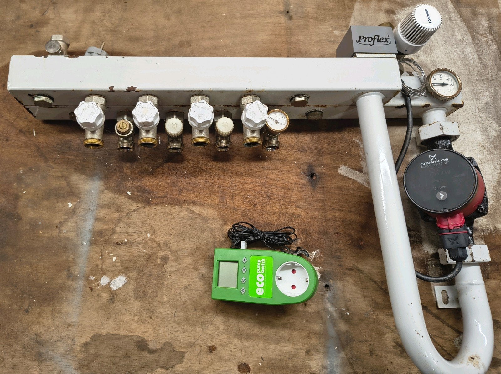 Vloerverwarming verdeler met z.g.a.n Grundfos pomp, Doe-het-zelf en Verbouw, Verwarming en Radiatoren, Gebruikt, Minder dan 30 cm
