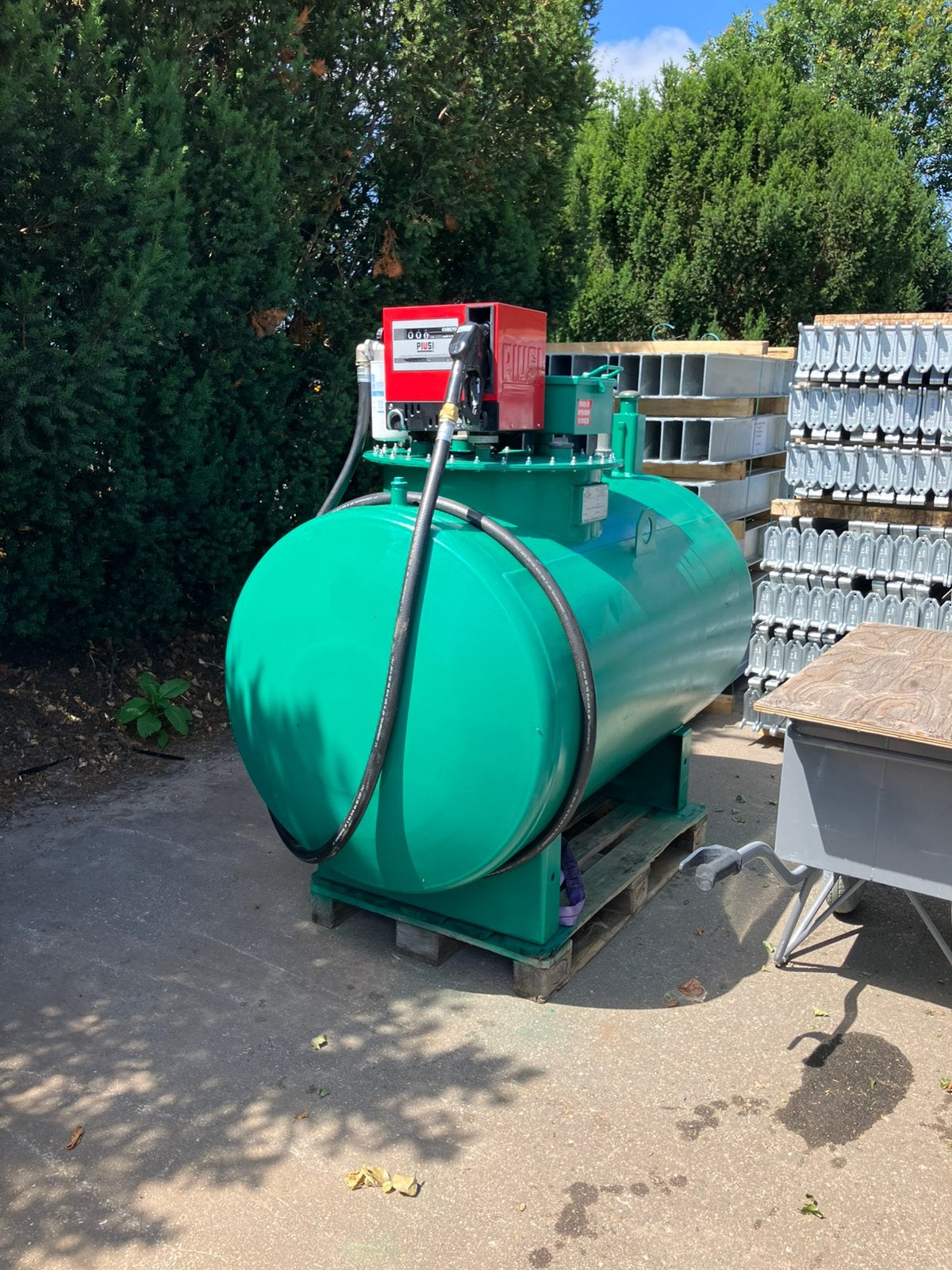 Dieseltank dubbelwandig 1200 liter, Ophalen, Zo goed als nieuw, Afzuiger