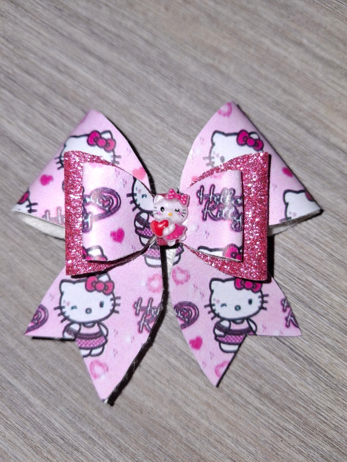 Hello Kitty Roze Haarstrik met Glitter en Bedeltje, Kinderen en Baby's, Kinderspulletjes, Ophalen of Verzenden, Nieuw