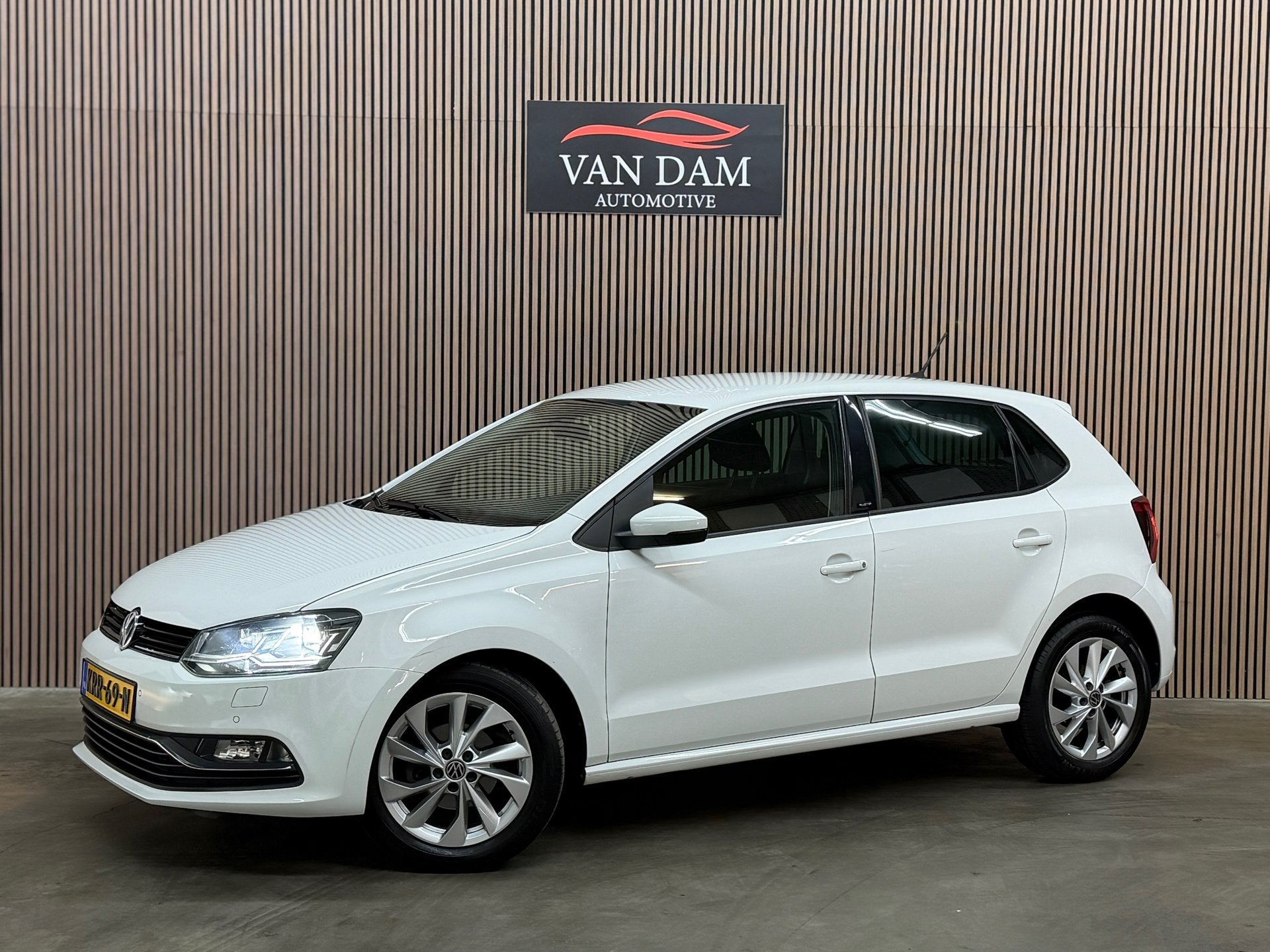 Volkswagen Polo 1.2 TSI Highline 2016 DSG LED CRUISE NAVI PD, Stof, Gebruikt, 4 cilinders, 1039 kg