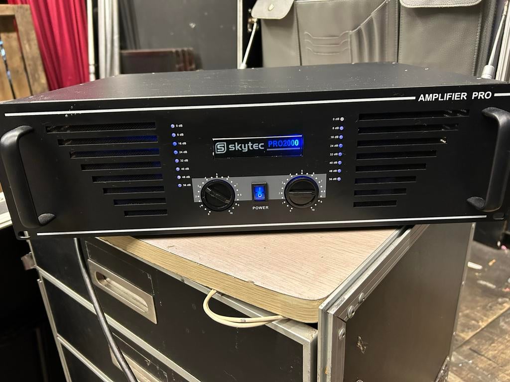Skytec Amplifier Pro 2000 - Krachtige 2x 1000W Versterker, Gebruikt, 120 watt of meer, Stereo, Ophalen