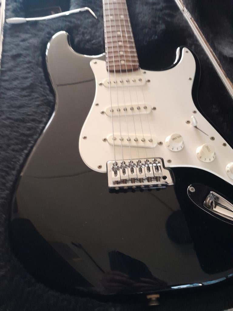 Mooie zwarte Mexicaanse Fender Stratocaster met USA koffer, Ophalen of Verzenden, Gebruikt, Solid body, Fender