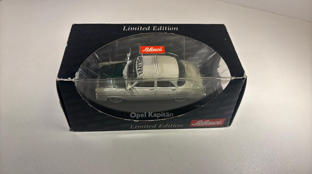 Opel kapitian polizie schuco 1.43, Hobby en Vrije tijd, Modelauto's | 1:18, Overige merken, Ophalen of Verzenden, A, A