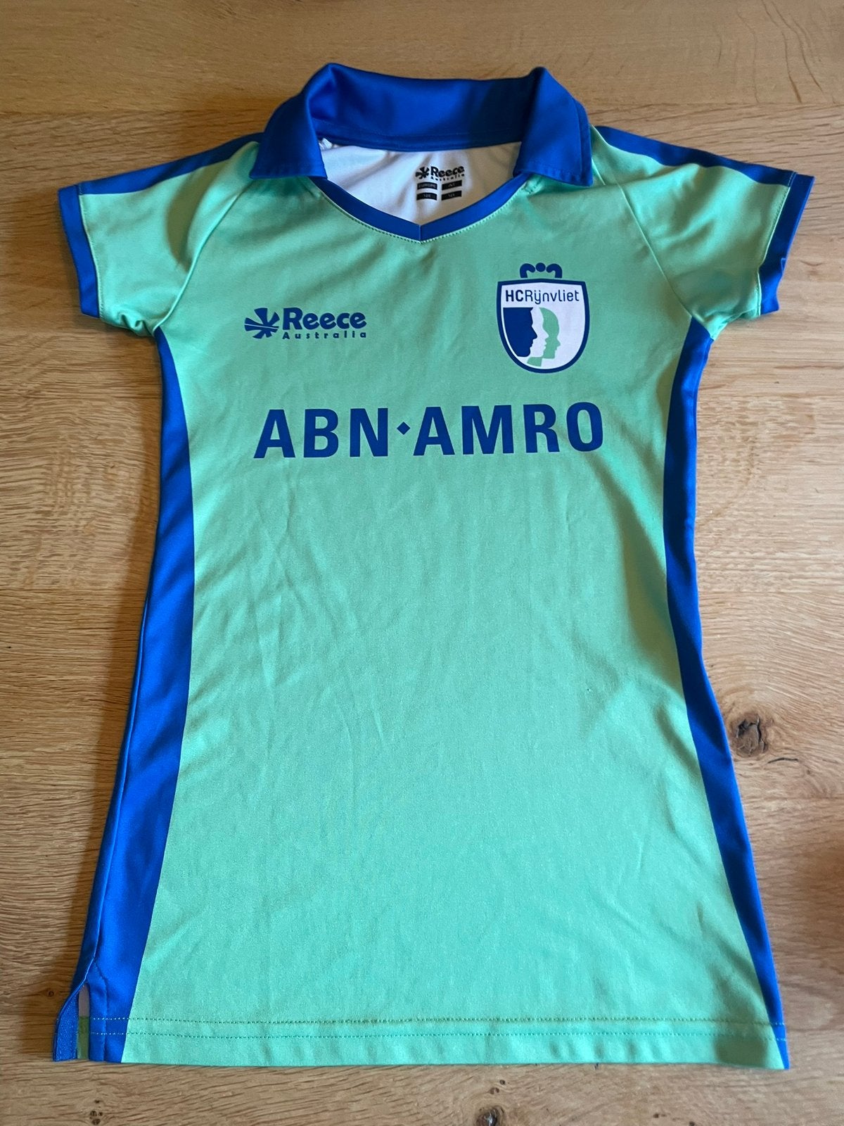 Rijnvliet tenue rokjes en shirts izgst maat 128 en 140, Sport en Fitness, Ophalen of Verzenden, Zo goed als nieuw, Kleding