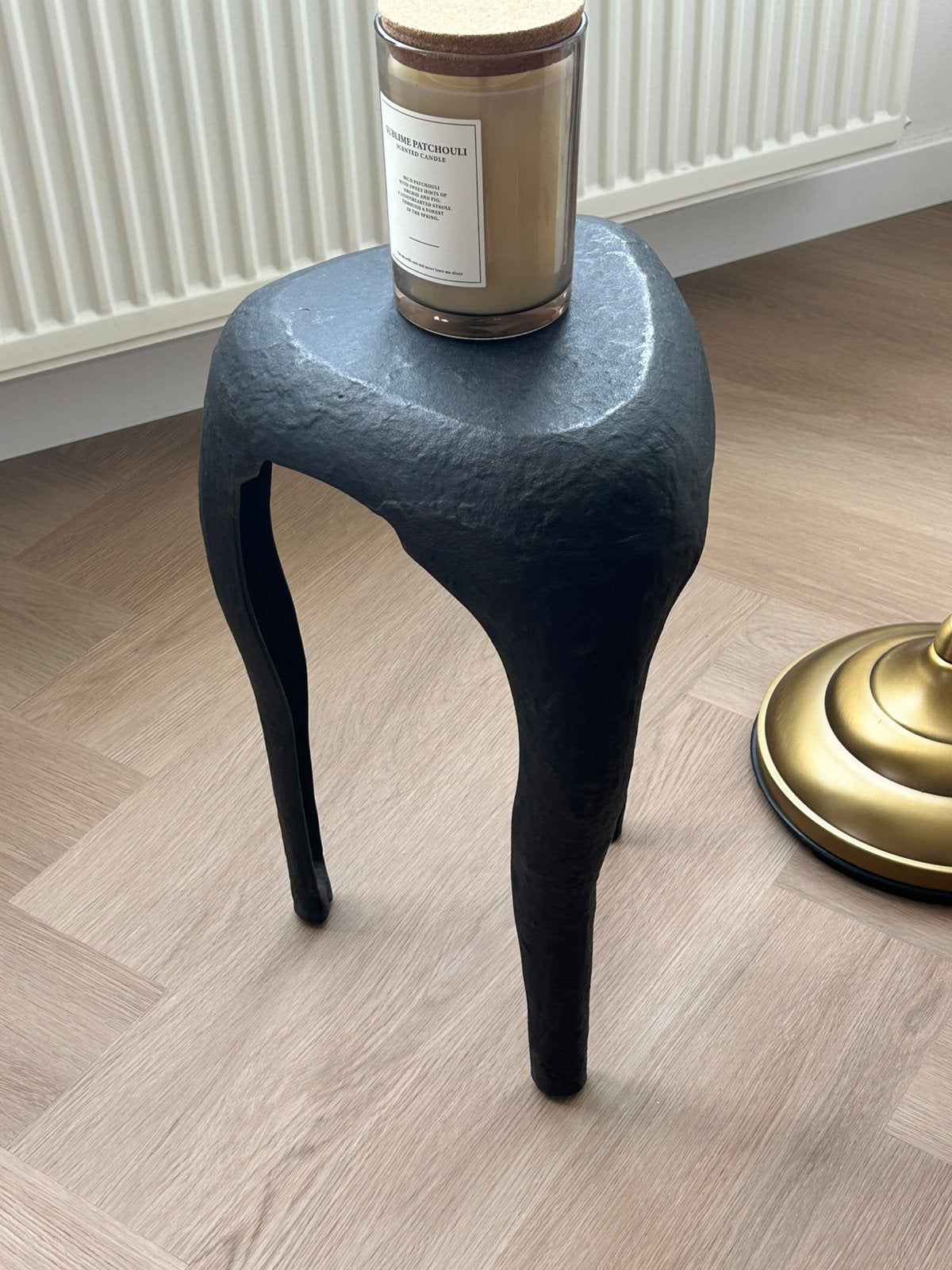 Zwarte metalen bijzettafeltje, Minder dan 55 cm, Metaal of Aluminium, Rond, Zo goed als nieuw