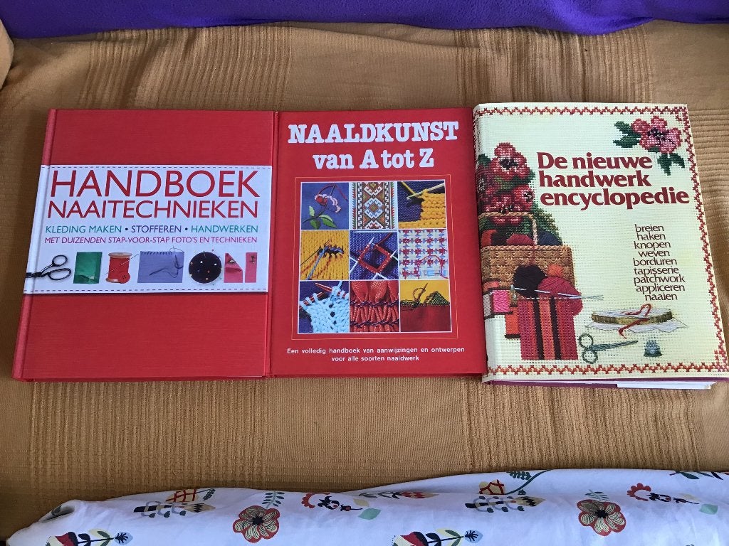 Handwerkboeken, Boeken, Ophalen, Zo goed als nieuw, Borduren en Naaien