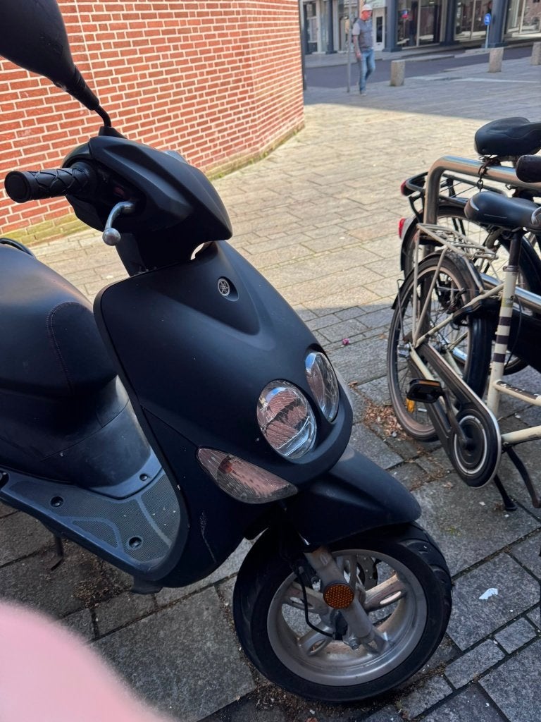 Scooter Moet nu weg, Fietsen en Brommers, Snorfietsen en Snorscooters, Ophalen, Gebruikt, Yamaha, Benzine