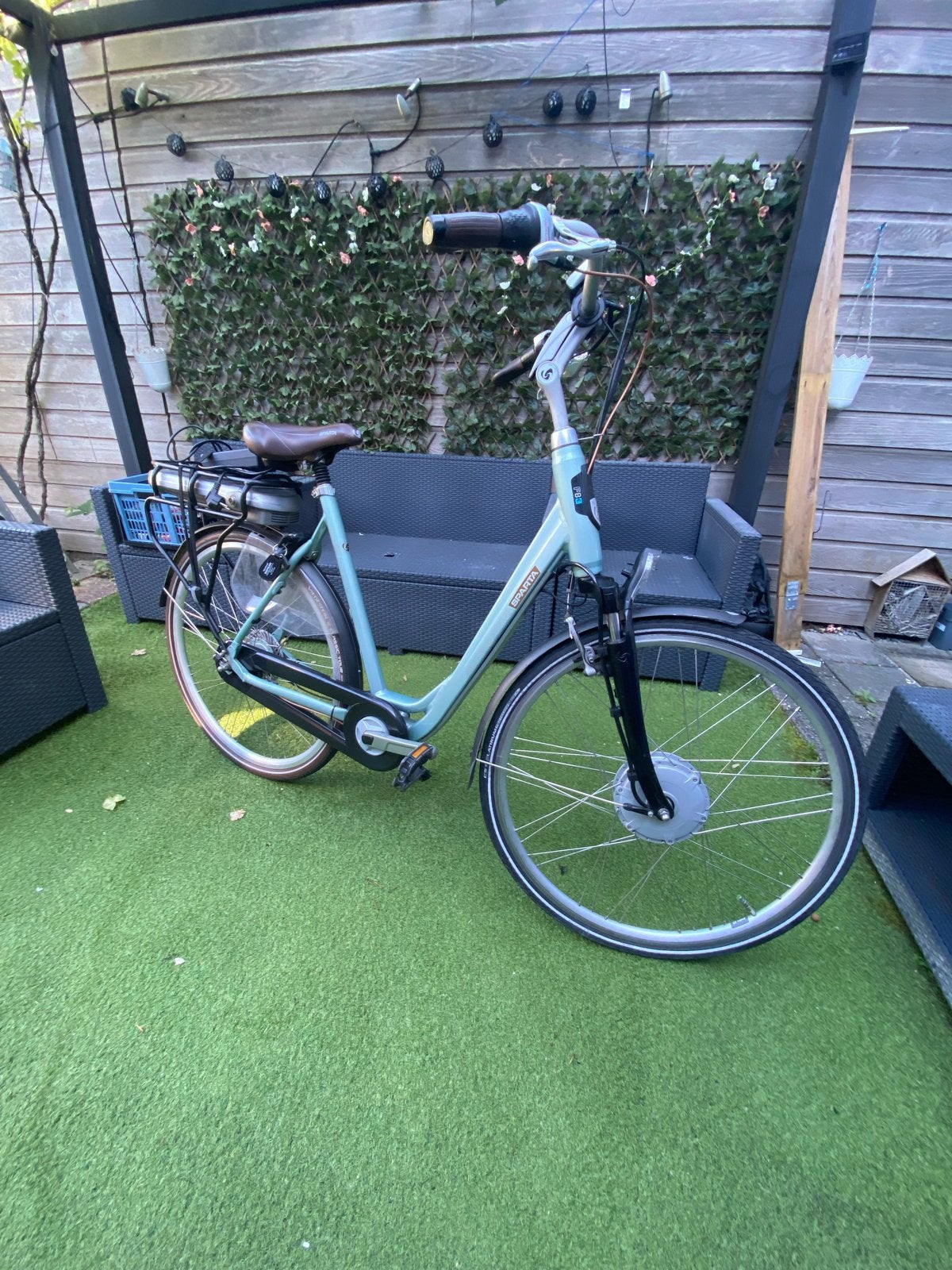 Nette Sparta E-bike elektrische damesfiets, Fietsen en Brommers, Elektrische fietsen, Ophalen, Sparta, Zo goed als nieuw, 50 km per accu of meer