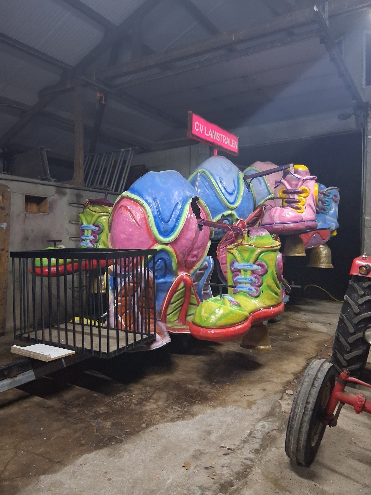 Carnavalswagen zonder verlichting en tractor, Ophalen, Zo goed als nieuw