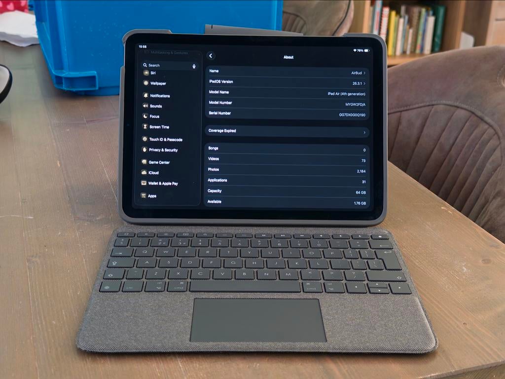 iPad Air 4e Gen 64GB & Logitech Folio Touch toetsenbordhoes, Computers en Software, Apple iPads, Zo goed als nieuw, Apple iPad Air