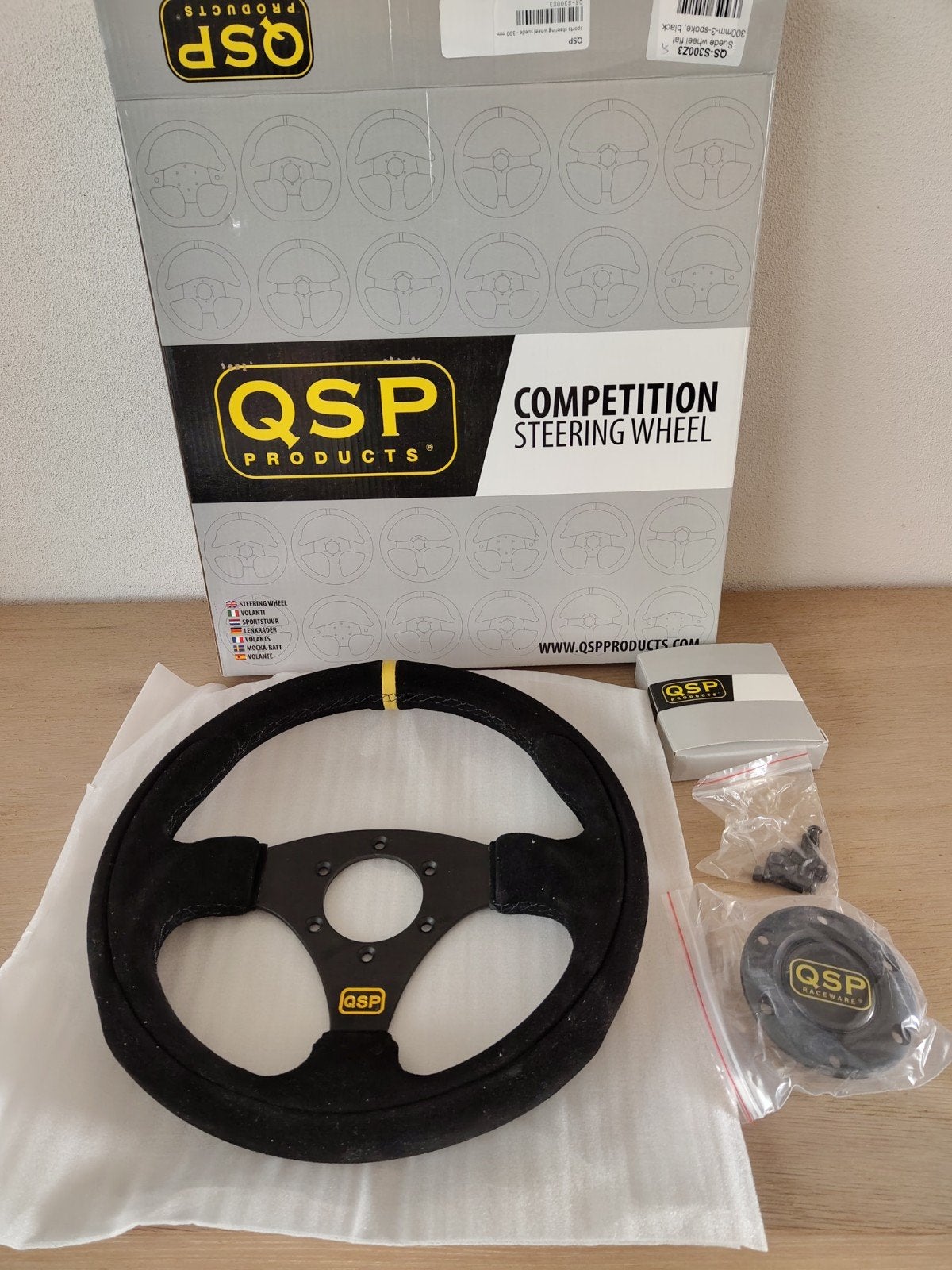 QSP Suède Sportstuur 300mm met Claxon en Schroeven, Ophalen of Verzenden