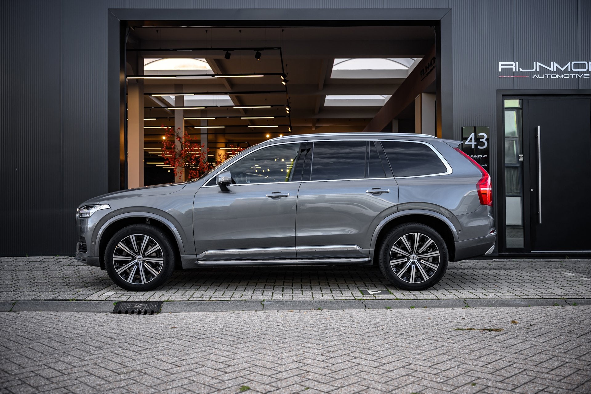 Volvo XC90 2.0 B5 AWD Inscription Intro Edition | Pano | 360, Dealer onderhouden, Gebruikt, 4 cilinders, 1969 cc