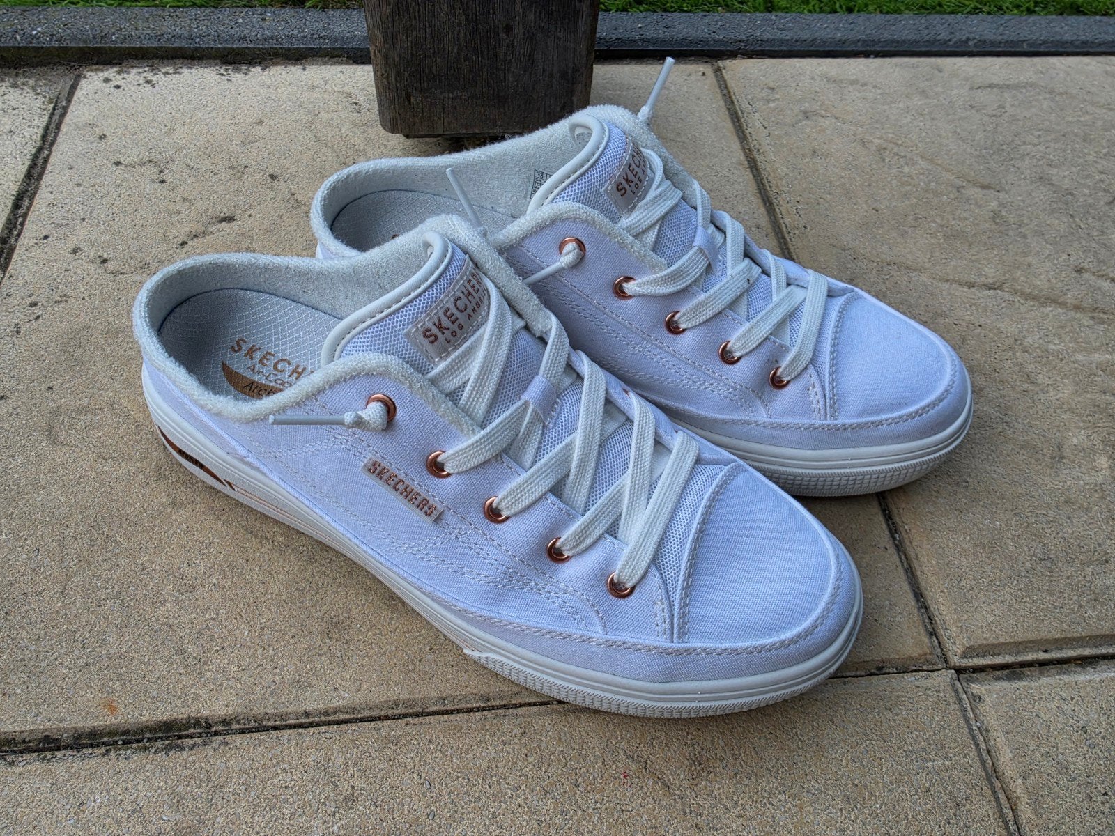 skechers instappers arch fit dames maat 40, Ophalen of Verzenden, Zo goed als nieuw, Zwart, Instappers