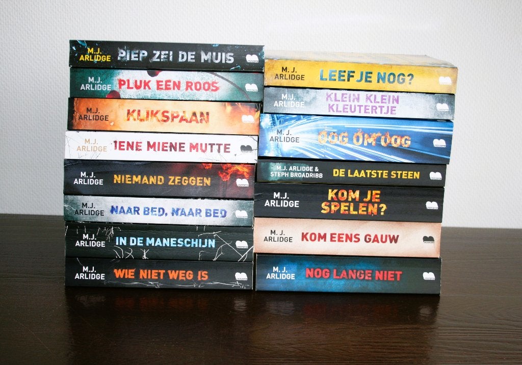 M. J. Arlidge Boeken - Los te koop, Ophalen of Verzenden, Zo goed als nieuw, M.J.Arlidge
