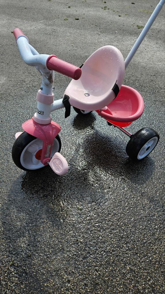 Peuterfiets/ meisjesfiets smoby met duwstang, Ophalen, Zo goed als nieuw