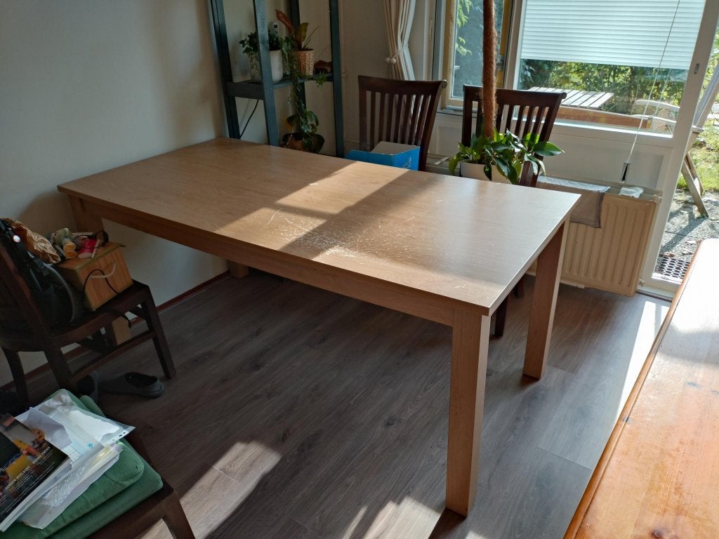 Tafel met eikenhouten afwerking, Huis en Inrichting, Ophalen, Gebruikt, 50 tot 100 cm, Vijf personen of meer